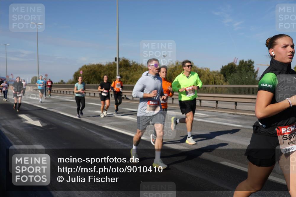 03.10.2025 - Köhlbrandbrückenlauf Julia Fischer http://msf.ph/oto/9010410 03.10.2025 12:56:02 Position 3 662 meine-sportfotos.de