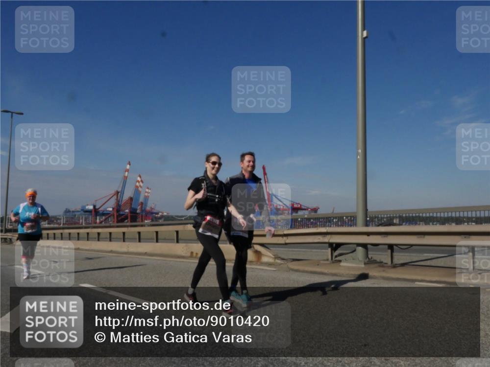 03.10.2025 - Köhlbrandbrückenlauf Matties Gatica Varas http://msf.ph/oto/9010420 03.10.2025 13:10:26 Position 2 18 meine-sportfotos.de