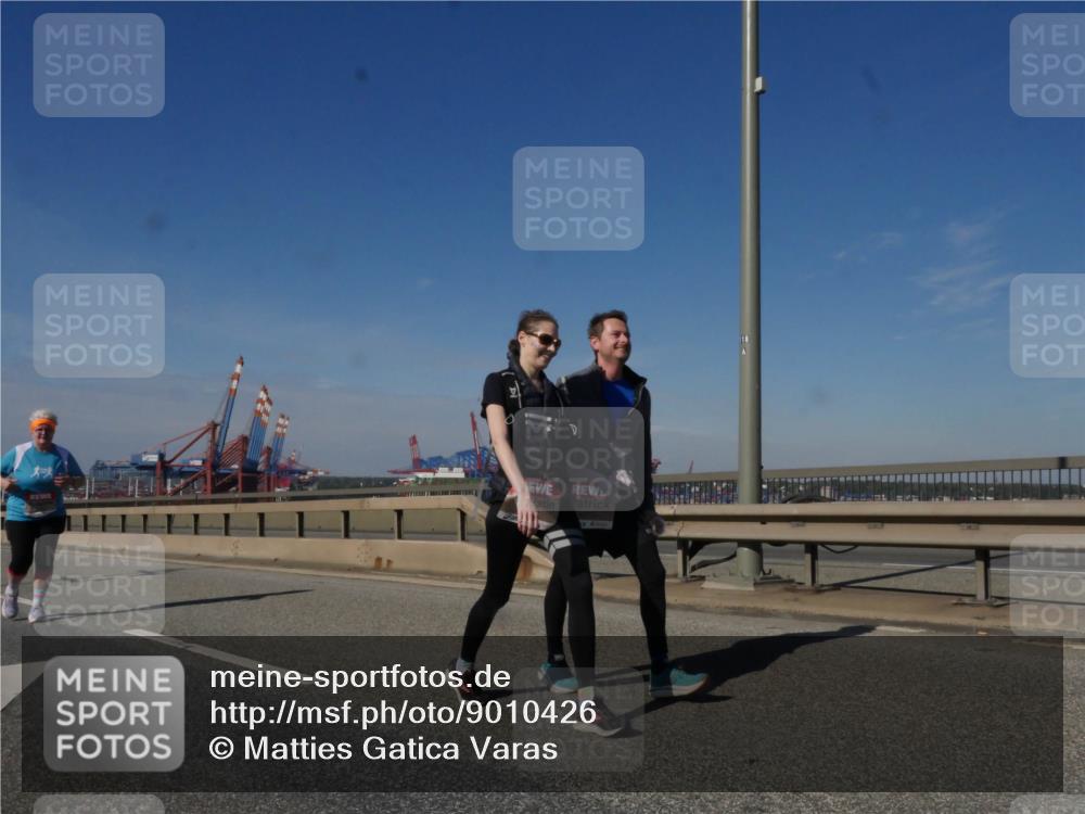 03.10.2025 - Köhlbrandbrückenlauf Matties Gatica Varas http://msf.ph/oto/9010426 03.10.2025 13:10:27 Position 2  meine-sportfotos.de