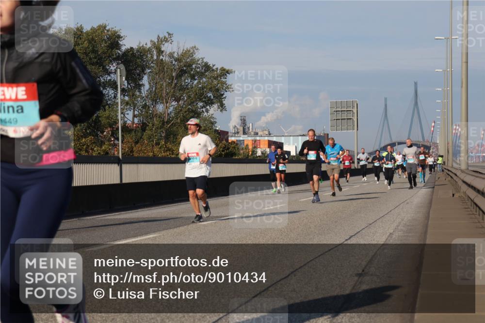 03.10.2025 - Köhlbrandbrückenlauf Luisa Fischer http://msf.ph/oto/9010434 03.10.2025 10:52:28 Position 3 449 meine-sportfotos.de