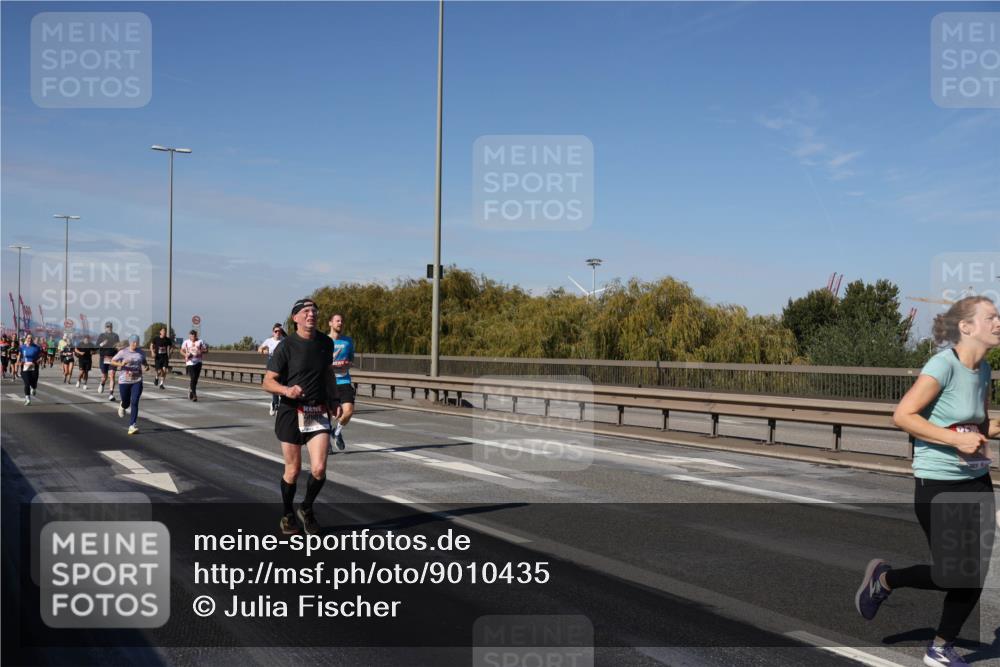 03.10.2025 - Köhlbrandbrückenlauf Julia Fischer http://msf.ph/oto/9010435 03.10.2025 12:56:05 Position 3  meine-sportfotos.de