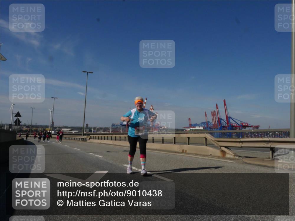 03.10.2025 - Köhlbrandbrückenlauf Matties Gatica Varas http://msf.ph/oto/9010438 03.10.2025 13:10:29 Position 2 118 meine-sportfotos.de