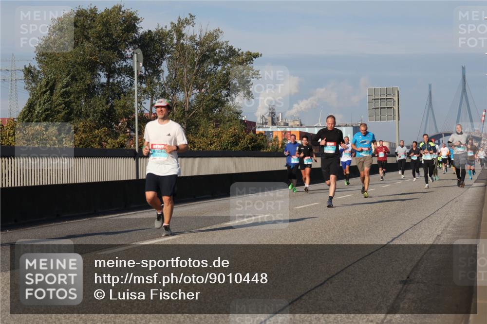 03.10.2025 - Köhlbrandbrückenlauf Luisa Fischer http://msf.ph/oto/9010448 03.10.2025 10:52:29 Position 3  meine-sportfotos.de