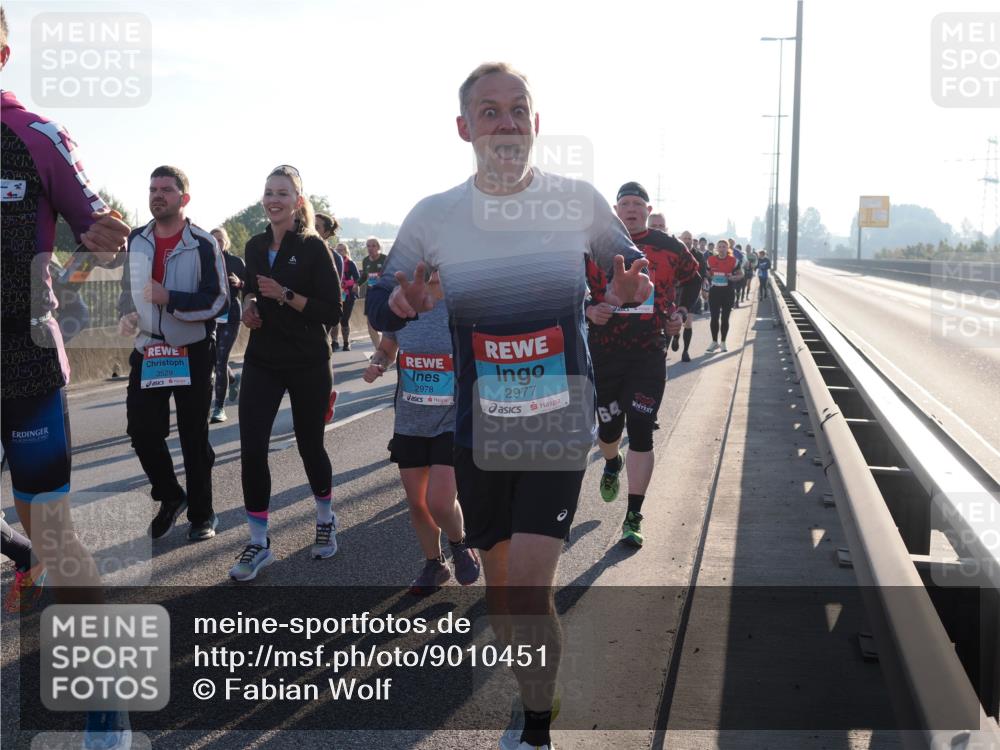 03.10.2025 - Köhlbrandbrückenlauf Fabian Wolf http://msf.ph/oto/9010451 03.10.2025 09:21:43 Position 3 2, 3, 10, 3529, 2978, 2977 meine-sportfotos.de