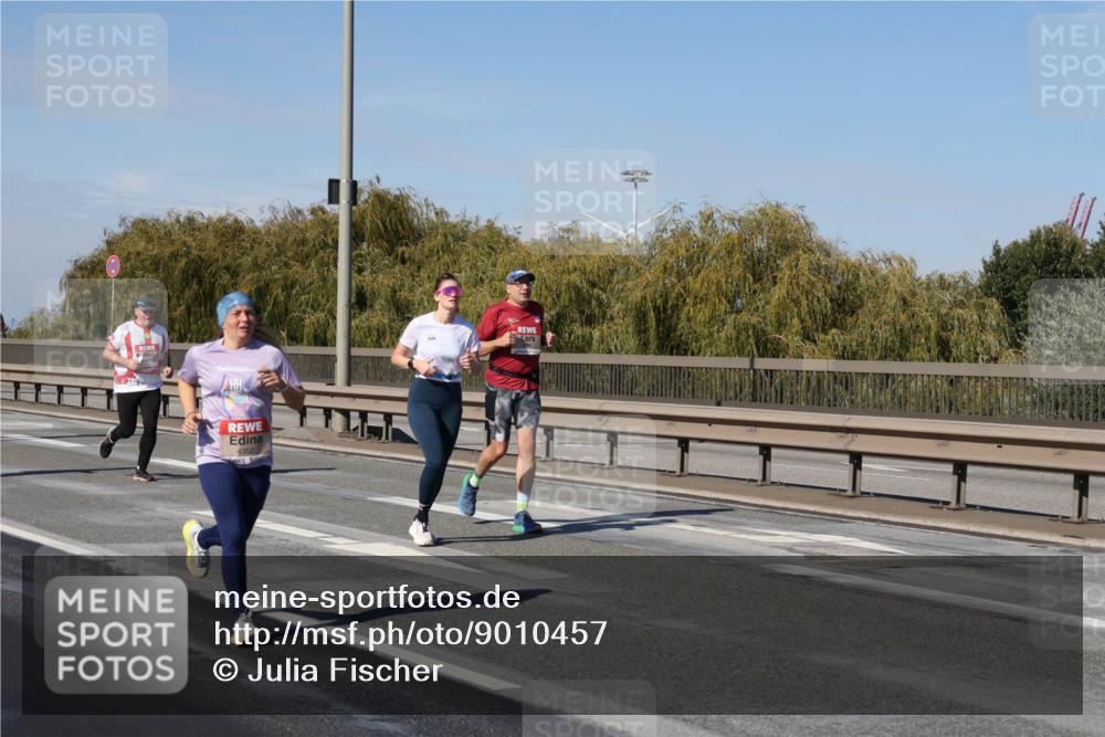 03.10.2025 - Köhlbrandbrückenlauf Julia Fischer http://msf.ph/oto/9010457 03.10.2025 12:56:09 Position 3  meine-sportfotos.de
