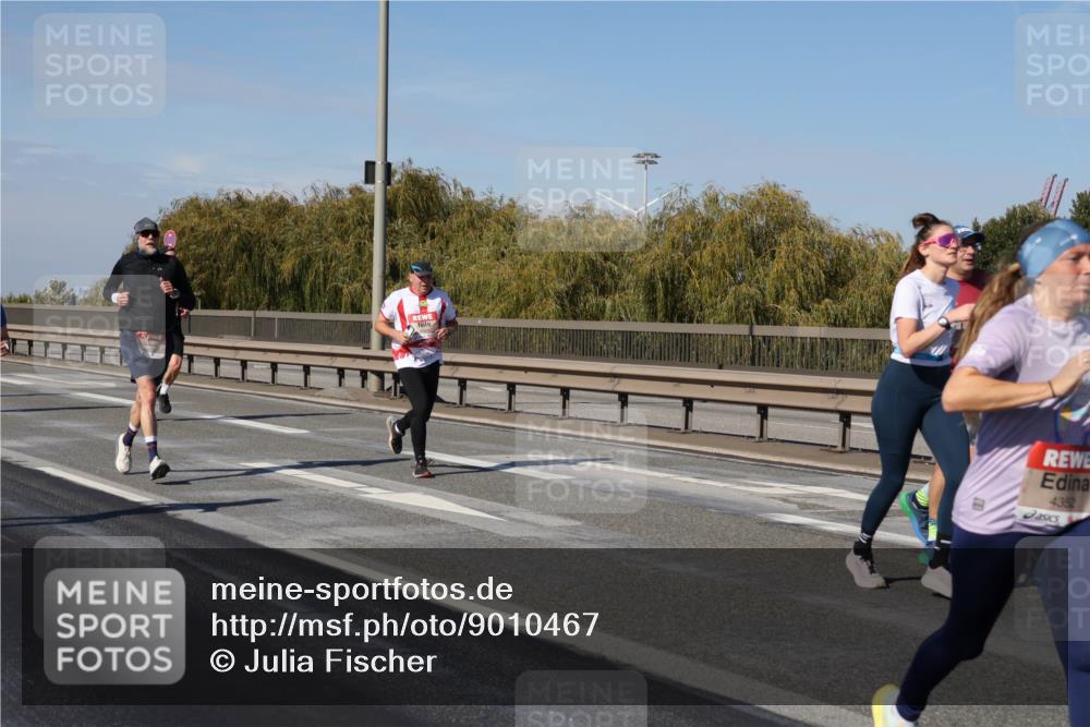 03.10.2025 - Köhlbrandbrückenlauf Julia Fischer http://msf.ph/oto/9010467 03.10.2025 12:56:11 Position 3 4352 meine-sportfotos.de