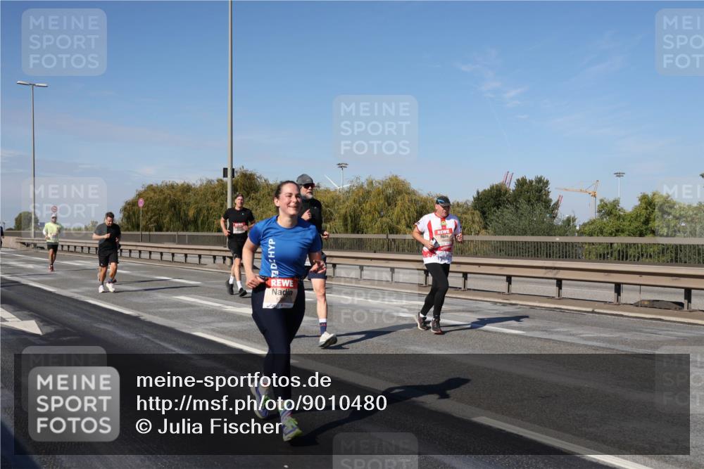 03.10.2025 - Köhlbrandbrückenlauf Julia Fischer http://msf.ph/oto/9010480 03.10.2025 12:56:13 Position 3  meine-sportfotos.de