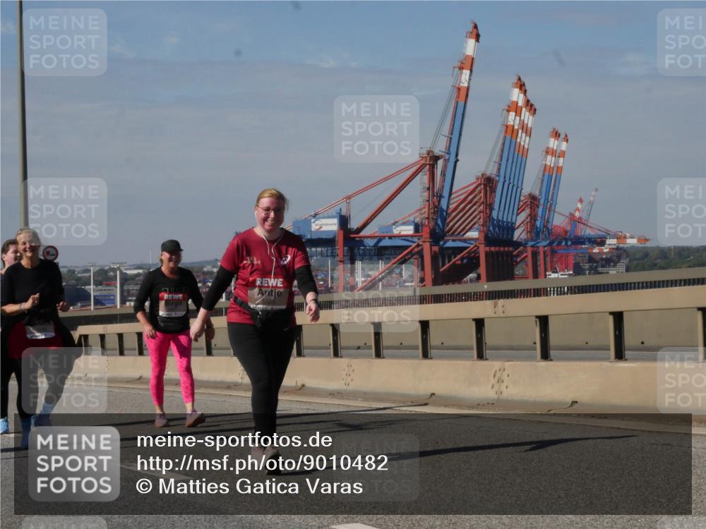 03.10.2025 - Köhlbrandbrückenlauf Matties Gatica Varas http://msf.ph/oto/9010482 03.10.2025 13:10:44 Position 2 5323 meine-sportfotos.de