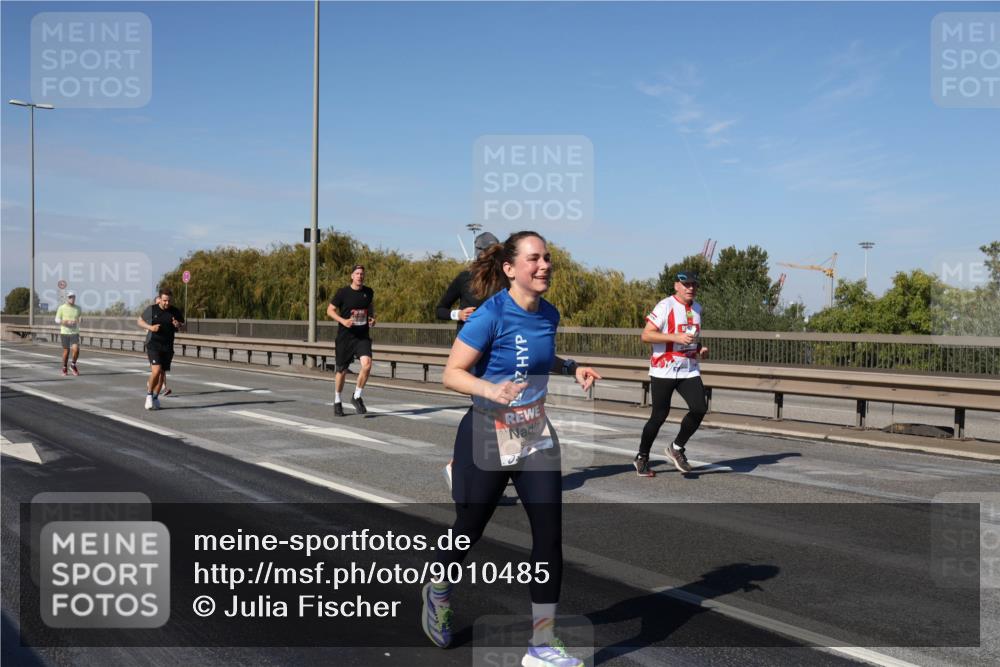 03.10.2025 - Köhlbrandbrückenlauf Julia Fischer http://msf.ph/oto/9010485 03.10.2025 12:56:13 Position 3  meine-sportfotos.de