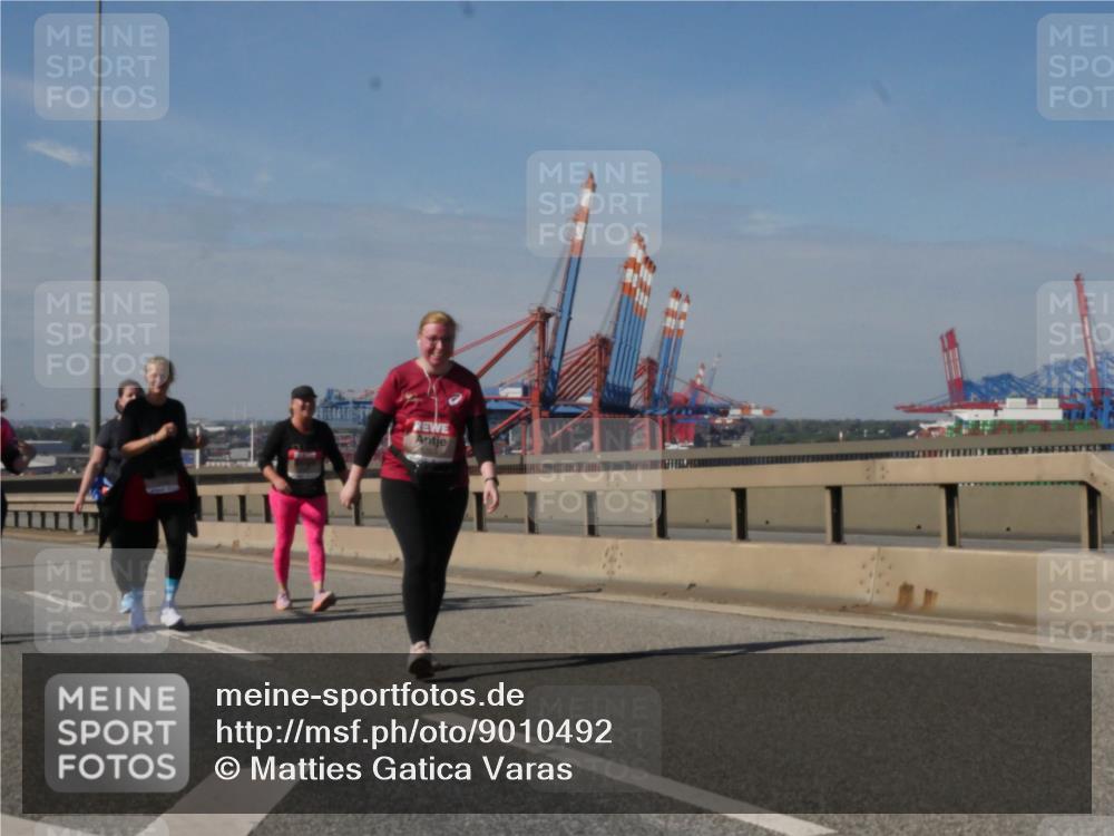 03.10.2025 - Köhlbrandbrückenlauf Matties Gatica Varas http://msf.ph/oto/9010492 03.10.2025 13:10:44 Position 2  meine-sportfotos.de