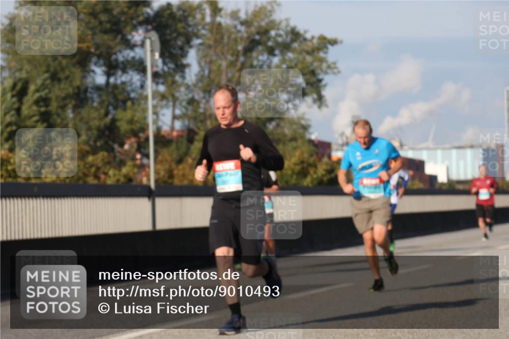 03.10.2025 - Köhlbrandbrückenlauf Luisa Fischer http://msf.ph/oto/9010493 03.10.2025 10:52:33 Position 3  meine-sportfotos.de