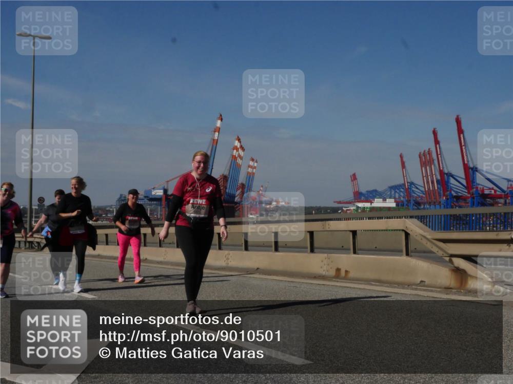 03.10.2025 - Köhlbrandbrückenlauf Matties Gatica Varas http://msf.ph/oto/9010501 03.10.2025 13:10:45 Position 2  meine-sportfotos.de