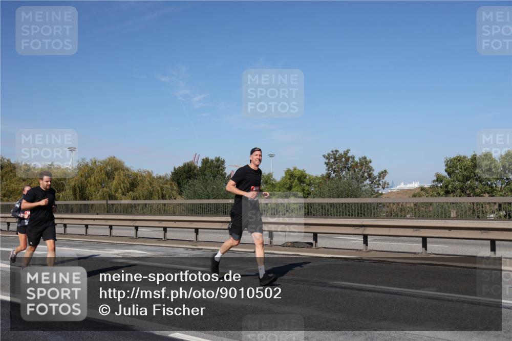 03.10.2025 - Köhlbrandbrückenlauf Julia Fischer http://msf.ph/oto/9010502 03.10.2025 12:56:16 Position 3  meine-sportfotos.de