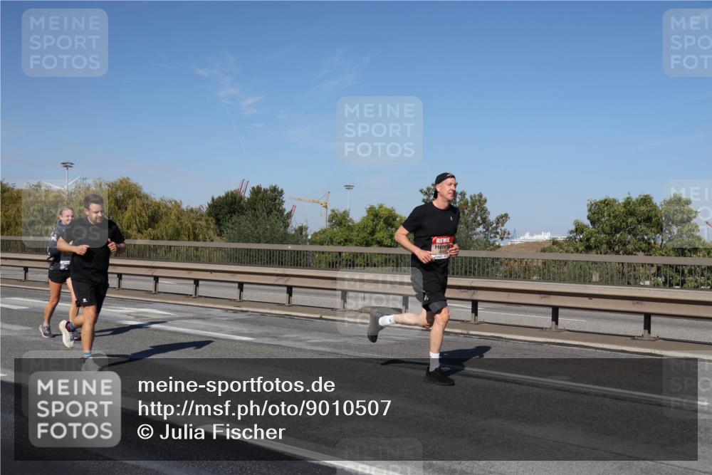 03.10.2025 - Köhlbrandbrückenlauf Julia Fischer http://msf.ph/oto/9010507 03.10.2025 12:56:16 Position 3  meine-sportfotos.de