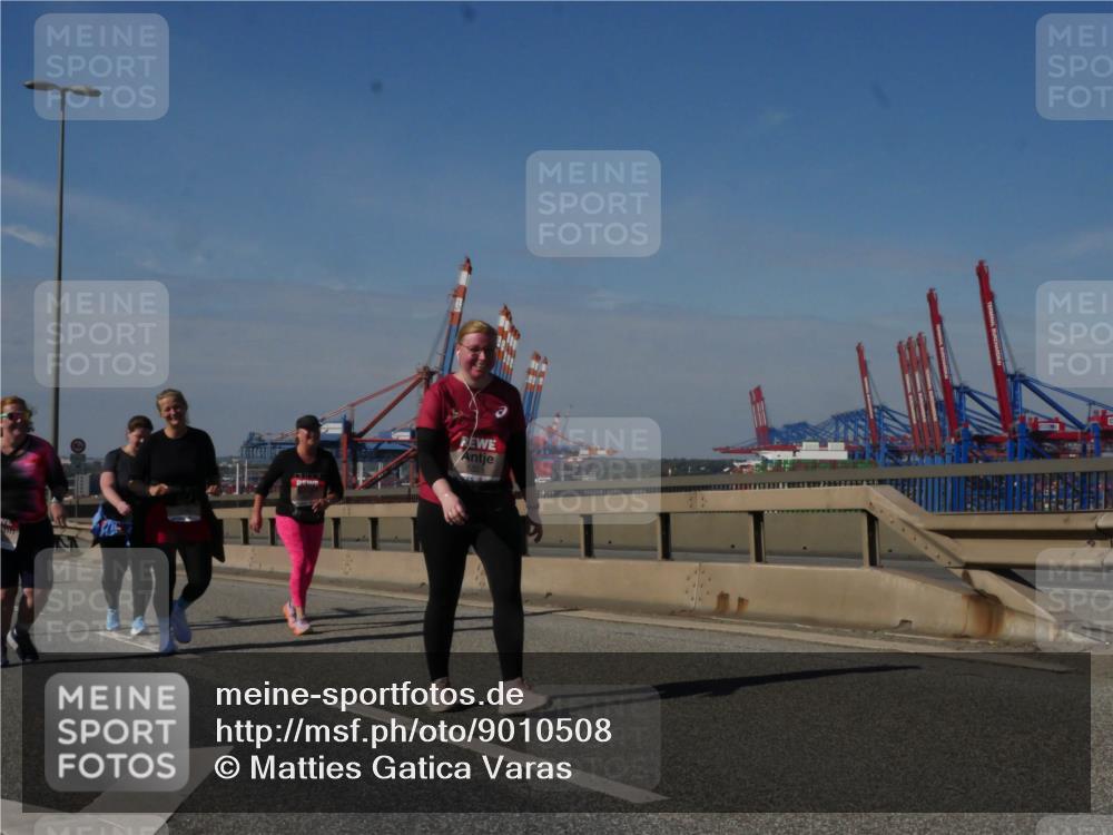 03.10.2025 - Köhlbrandbrückenlauf Matties Gatica Varas http://msf.ph/oto/9010508 03.10.2025 13:10:46 Position 2  meine-sportfotos.de