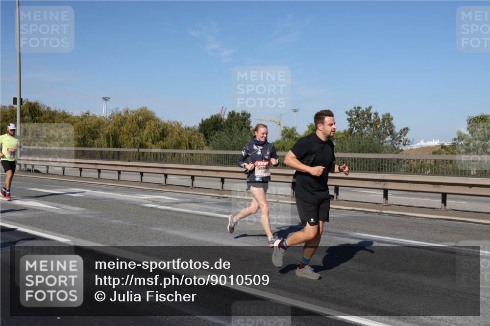 03.10.2025 - Köhlbrandbrückenlauf Julia Fischer http://msf.ph/oto/9010509 03.10.2025 12:56:17 Position 3  meine-sportfotos.de