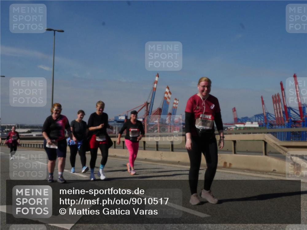 03.10.2025 - Köhlbrandbrückenlauf Matties Gatica Varas http://msf.ph/oto/9010517 03.10.2025 13:10:47 Position 2  meine-sportfotos.de