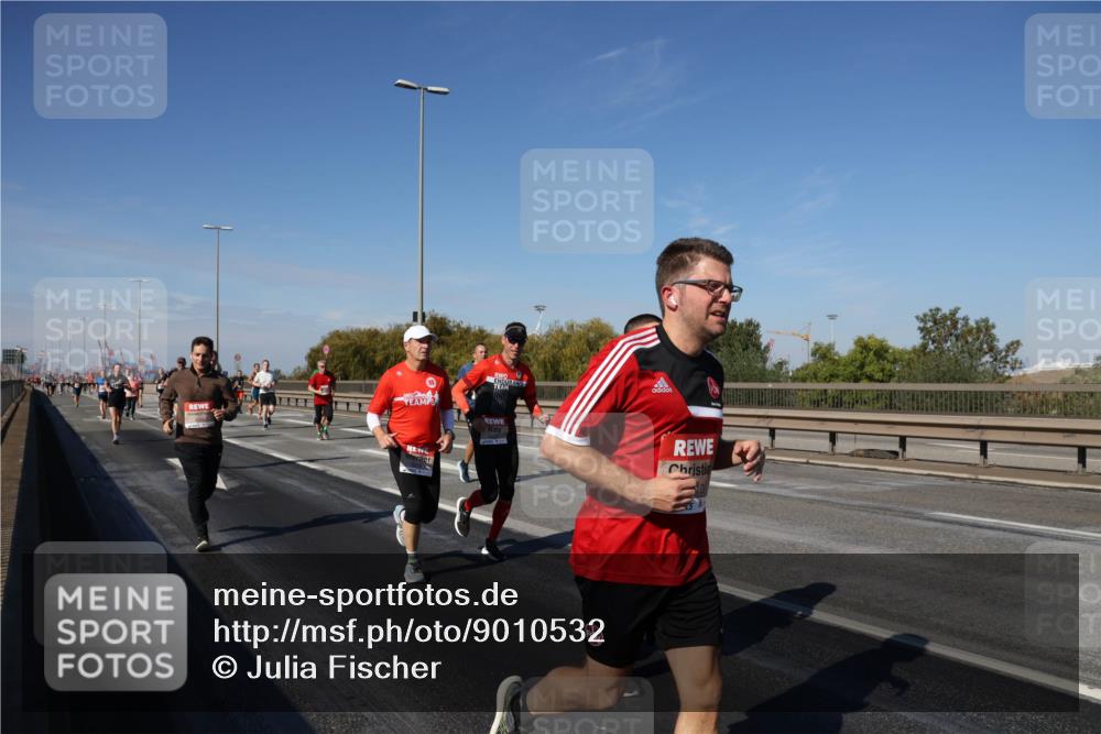 03.10.2025 - Köhlbrandbrückenlauf Julia Fischer http://msf.ph/oto/9010532 03.10.2025 12:56:21 Position 3  meine-sportfotos.de