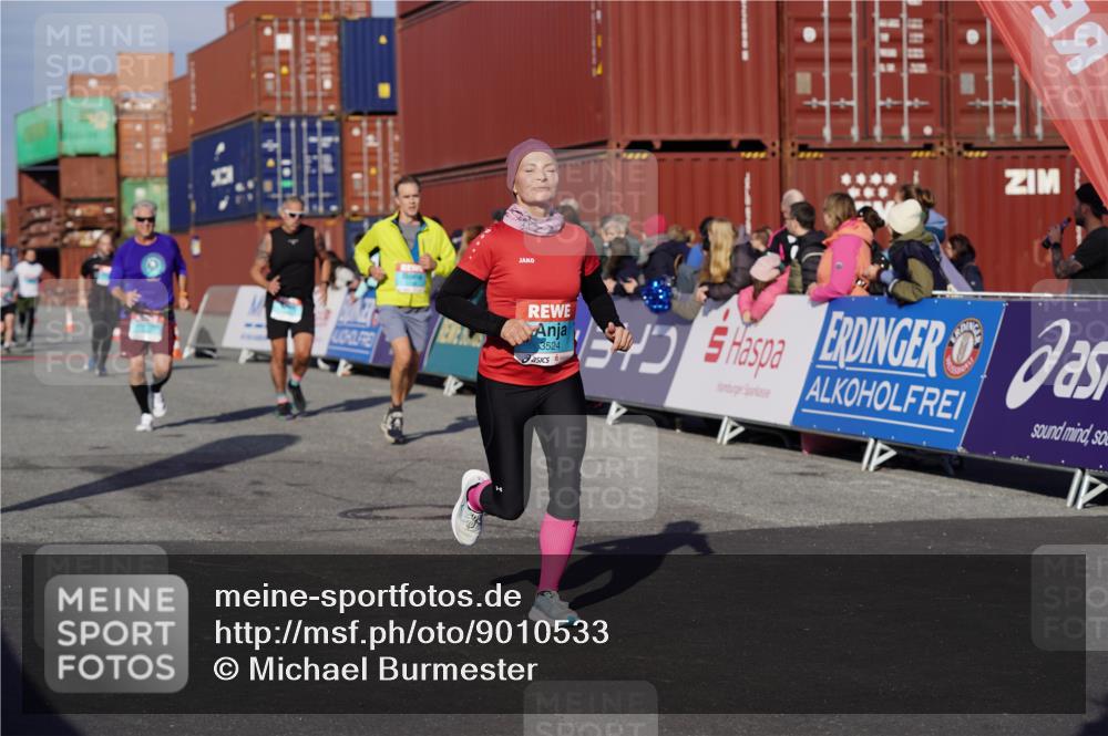 03.10.2025 - Köhlbrandbrückenlauf Michael Burmester http://msf.ph/oto/9010533 03.10.2025 10:11:32 Ziel 1435, 1522, 1679, 1768, 1921, 2256, 3406, 3524 meine-sportfotos.de