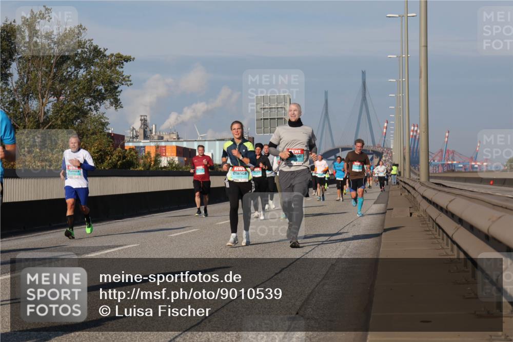 03.10.2025 - Köhlbrandbrückenlauf Luisa Fischer http://msf.ph/oto/9010539 03.10.2025 10:52:36 Position 3 2716 meine-sportfotos.de