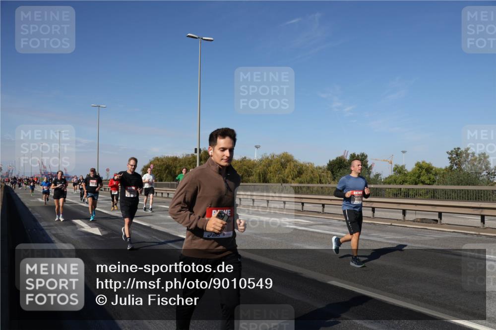 03.10.2025 - Köhlbrandbrückenlauf Julia Fischer http://msf.ph/oto/9010549 03.10.2025 12:56:23 Position 3  meine-sportfotos.de