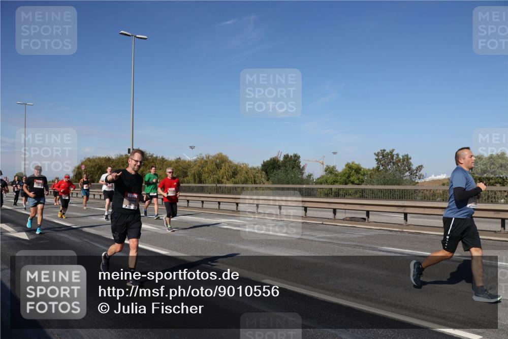 03.10.2025 - Köhlbrandbrückenlauf Julia Fischer http://msf.ph/oto/9010556 03.10.2025 12:56:24 Position 3  meine-sportfotos.de
