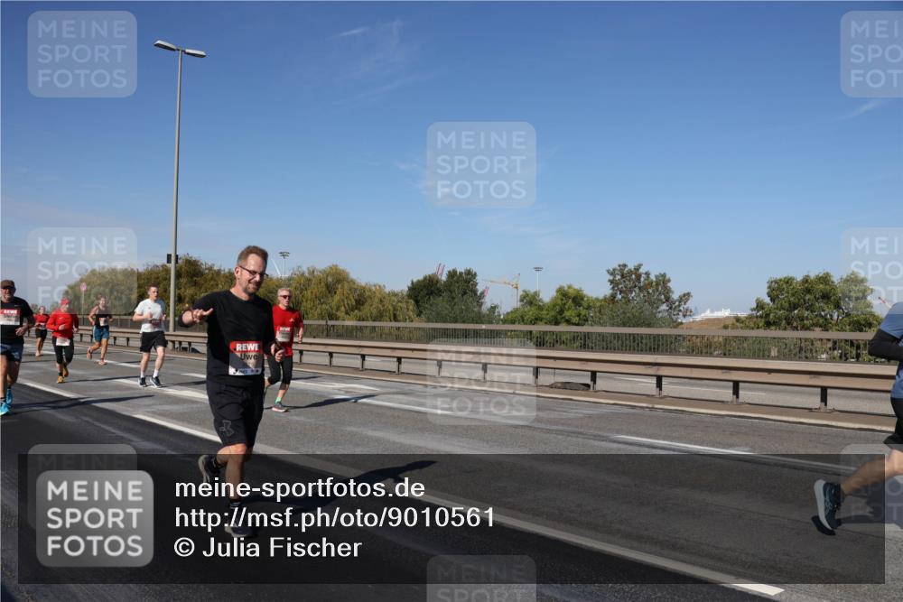 03.10.2025 - Köhlbrandbrückenlauf Julia Fischer http://msf.ph/oto/9010561 03.10.2025 12:56:24 Position 3  meine-sportfotos.de