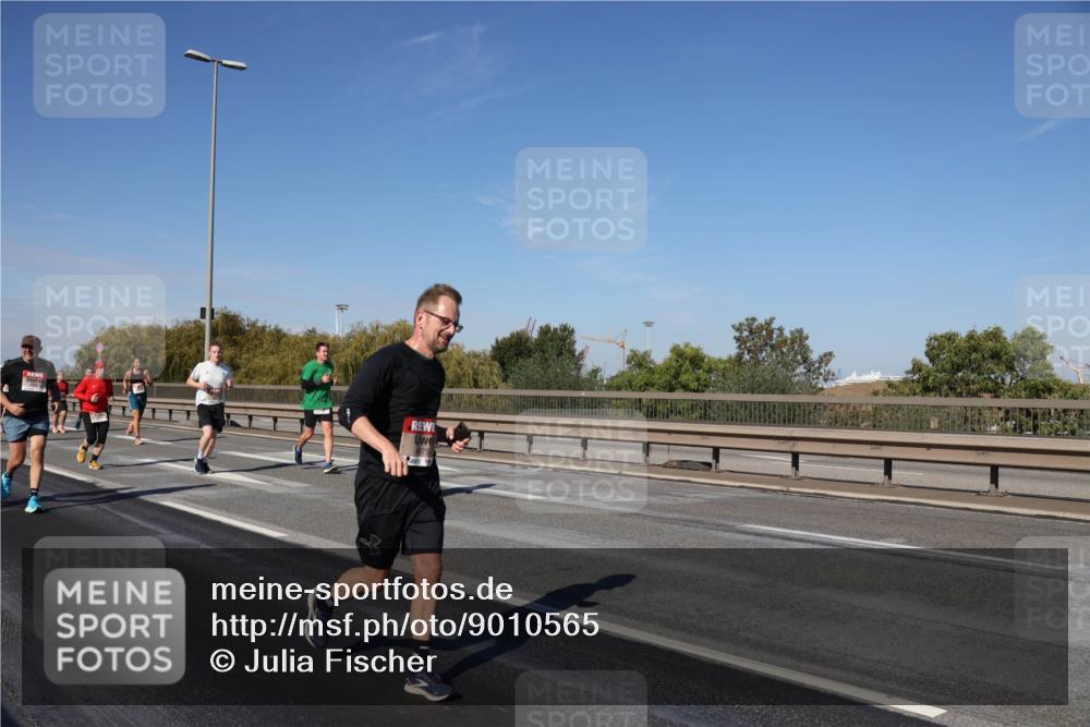 03.10.2025 - Köhlbrandbrückenlauf Julia Fischer http://msf.ph/oto/9010565 03.10.2025 12:56:25 Position 3  meine-sportfotos.de