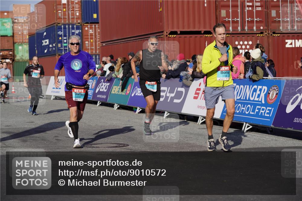 03.10.2025 - Köhlbrandbrückenlauf Michael Burmester http://msf.ph/oto/9010572 03.10.2025 10:11:34 Ziel 1435, 1522, 1679, 1768, 1921, 2256, 2786, 3406, 3524 meine-sportfotos.de