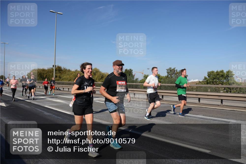 03.10.2025 - Köhlbrandbrückenlauf Julia Fischer http://msf.ph/oto/9010579 03.10.2025 12:56:27 Position 3 6563 meine-sportfotos.de