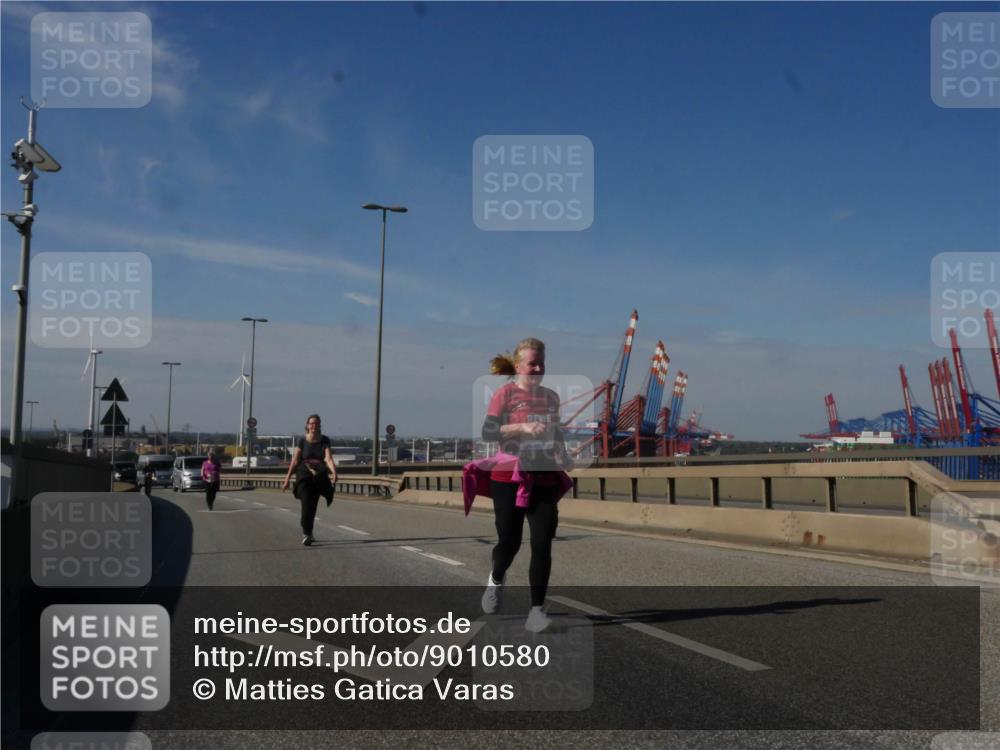 03.10.2025 - Köhlbrandbrückenlauf Matties Gatica Varas http://msf.ph/oto/9010580 03.10.2025 13:10:55 Position 2  meine-sportfotos.de