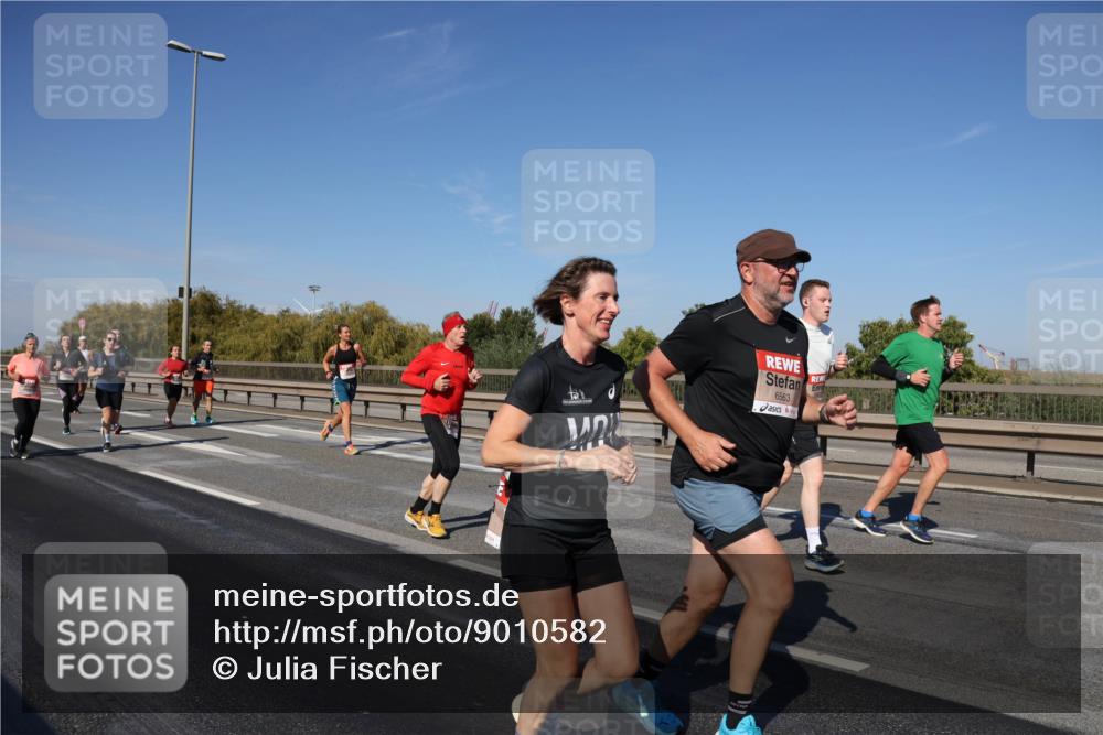 03.10.2025 - Köhlbrandbrückenlauf Julia Fischer http://msf.ph/oto/9010582 03.10.2025 12:56:28 Position 3 6563 meine-sportfotos.de