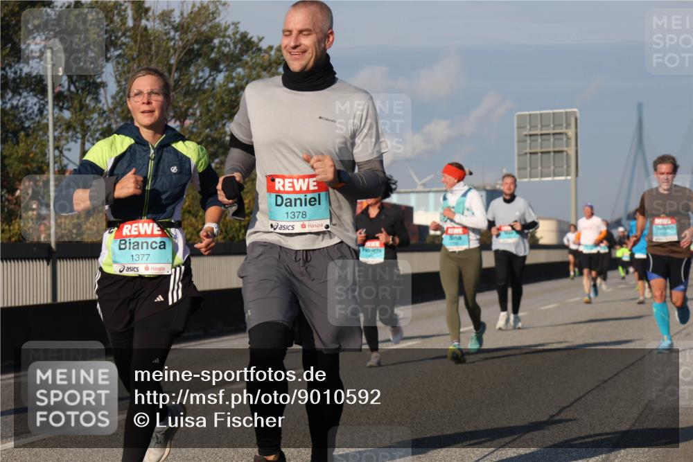 03.10.2025 - Köhlbrandbrückenlauf Luisa Fischer http://msf.ph/oto/9010592 03.10.2025 10:52:39 Position 3 1377, 1378 meine-sportfotos.de