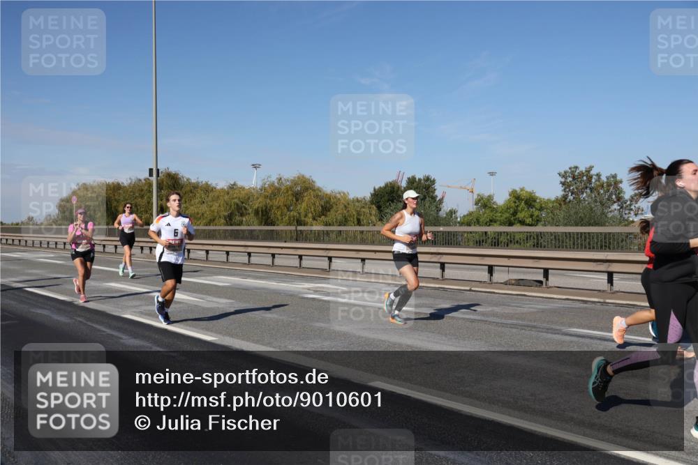 03.10.2025 - Köhlbrandbrückenlauf Julia Fischer http://msf.ph/oto/9010601 03.10.2025 12:56:32 Position 3 6 meine-sportfotos.de