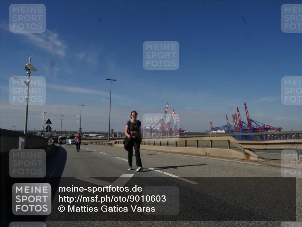 03.10.2025 - Köhlbrandbrückenlauf Matties Gatica Varas http://msf.ph/oto/9010603 03.10.2025 13:10:59 Position 2  meine-sportfotos.de