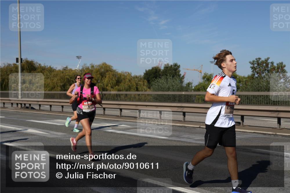 03.10.2025 - Köhlbrandbrückenlauf Julia Fischer http://msf.ph/oto/9010611 03.10.2025 12:56:34 Position 3 4580 meine-sportfotos.de