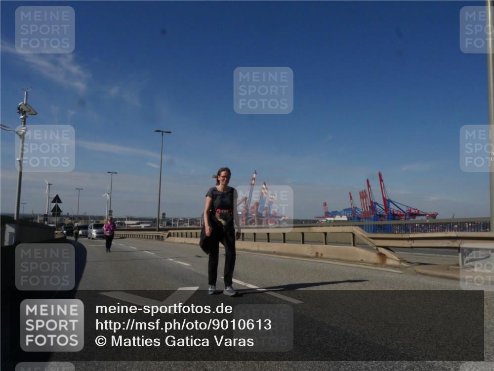 03.10.2025 - Köhlbrandbrückenlauf Matties Gatica Varas http://msf.ph/oto/9010613 03.10.2025 13:11:00 Position 2 118 meine-sportfotos.de