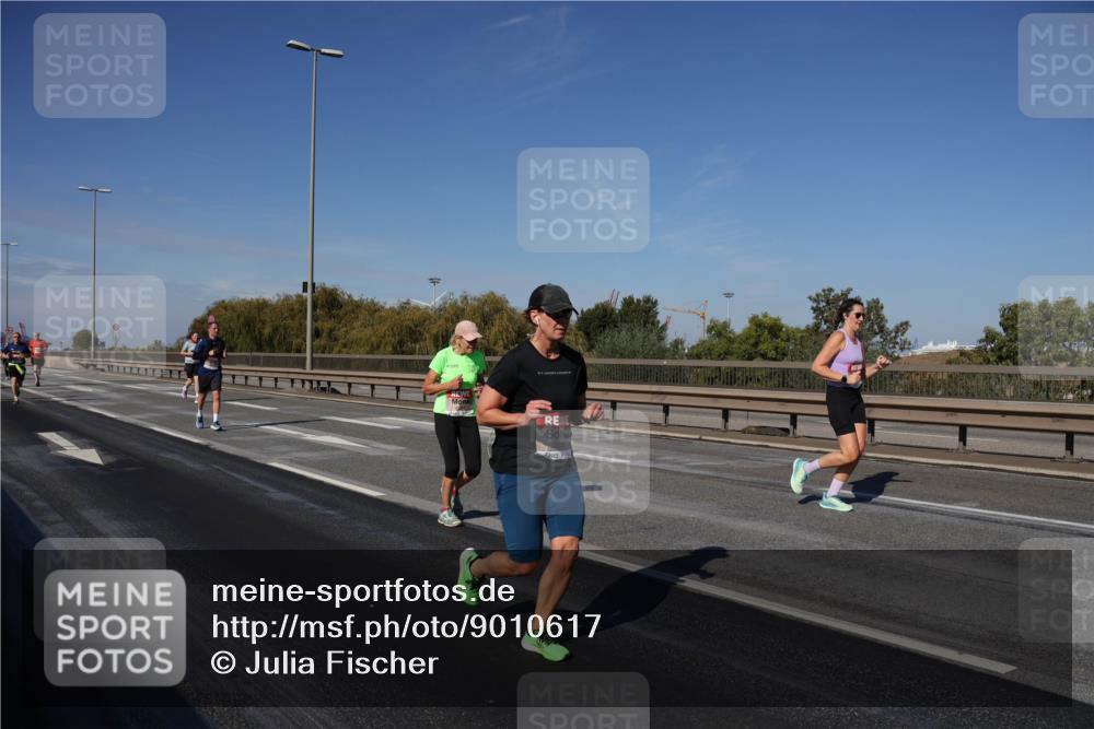 03.10.2025 - Köhlbrandbrückenlauf Julia Fischer http://msf.ph/oto/9010617 03.10.2025 12:56:36 Position 3  meine-sportfotos.de