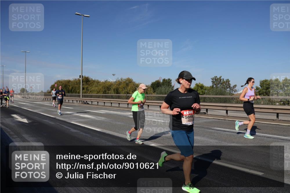 03.10.2025 - Köhlbrandbrückenlauf Julia Fischer http://msf.ph/oto/9010621 03.10.2025 12:56:37 Position 3 4325 meine-sportfotos.de