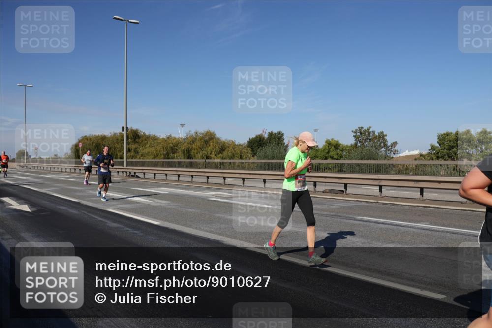 03.10.2025 - Köhlbrandbrückenlauf Julia Fischer http://msf.ph/oto/9010627 03.10.2025 12:56:37 Position 3  meine-sportfotos.de