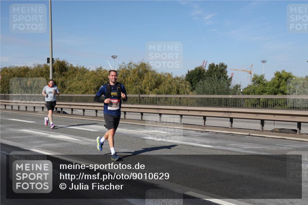 03.10.2025 - Köhlbrandbrückenlauf Julia Fischer http://msf.ph/oto/9010629 03.10.2025 12:56:39 Position 3  meine-sportfotos.de