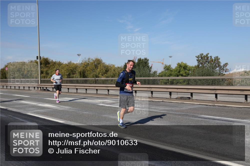 03.10.2025 - Köhlbrandbrückenlauf Julia Fischer http://msf.ph/oto/9010633 03.10.2025 12:56:40 Position 3  meine-sportfotos.de