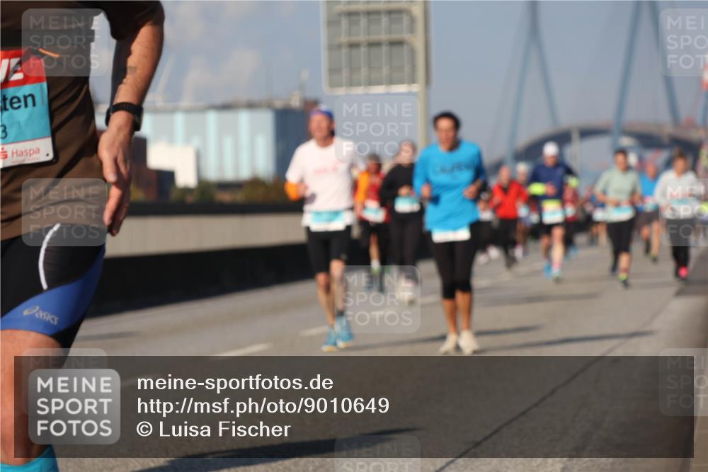 03.10.2025 - Köhlbrandbrückenlauf Luisa Fischer http://msf.ph/oto/9010649 03.10.2025 10:52:44 Position 3 3, 2 meine-sportfotos.de