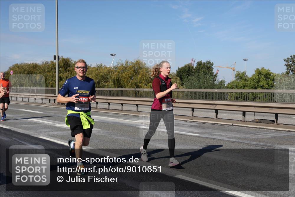 03.10.2025 - Köhlbrandbrückenlauf Julia Fischer http://msf.ph/oto/9010651 03.10.2025 12:56:43 Position 3 6686 meine-sportfotos.de