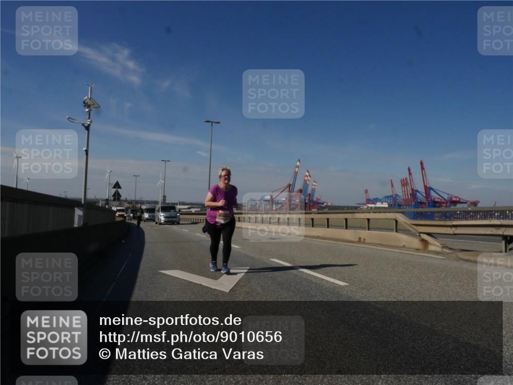 03.10.2025 - Köhlbrandbrückenlauf Matties Gatica Varas http://msf.ph/oto/9010656 03.10.2025 13:11:07 Position 2  meine-sportfotos.de