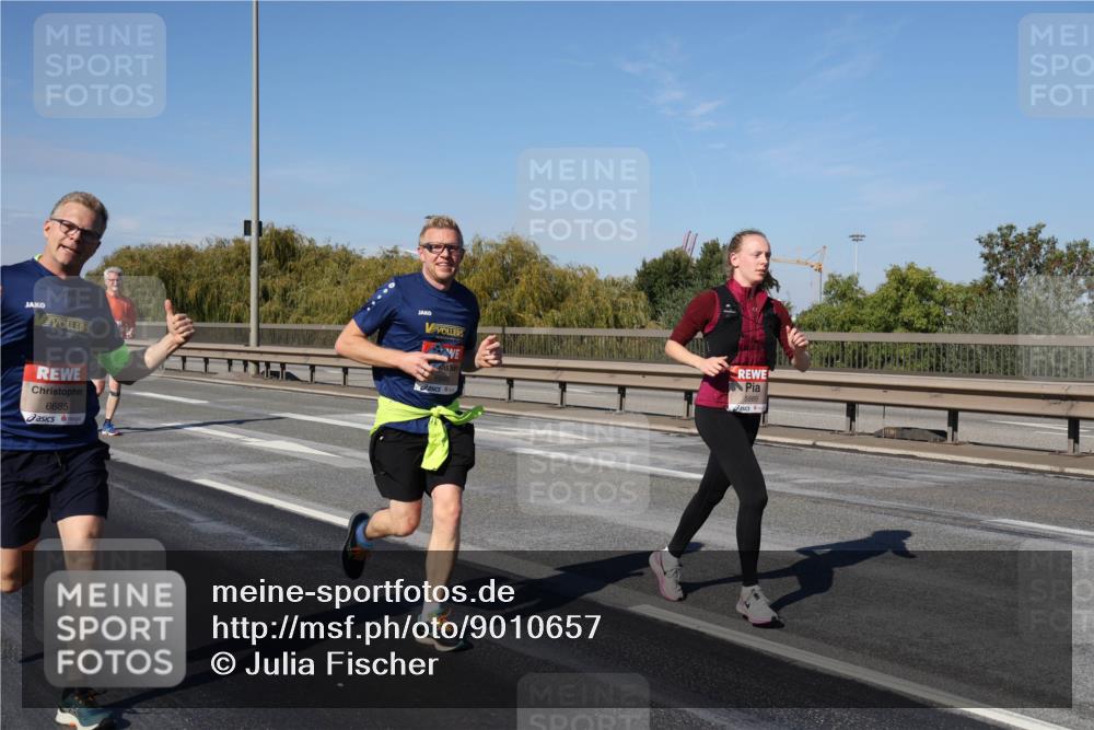 03.10.2025 - Köhlbrandbrückenlauf Julia Fischer http://msf.ph/oto/9010657 03.10.2025 12:56:43 Position 3 6685 meine-sportfotos.de