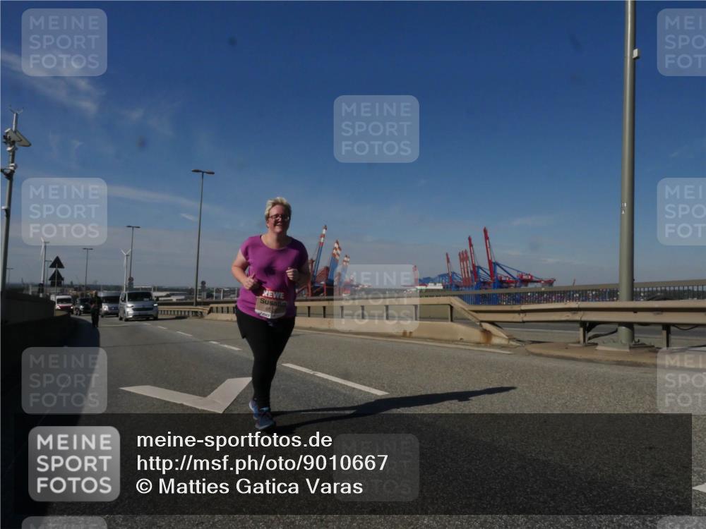 03.10.2025 - Köhlbrandbrückenlauf Matties Gatica Varas http://msf.ph/oto/9010667 03.10.2025 13:11:08 Position 2 652 meine-sportfotos.de