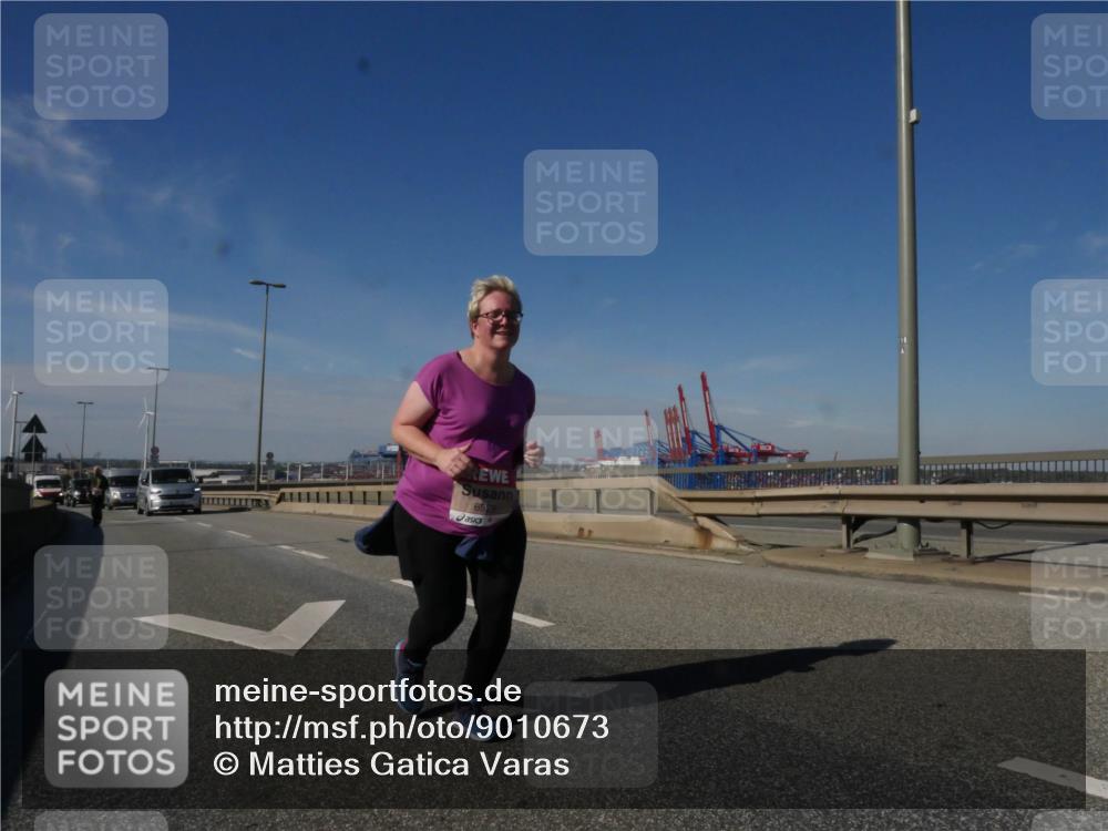 03.10.2025 - Köhlbrandbrückenlauf Matties Gatica Varas http://msf.ph/oto/9010673 03.10.2025 13:11:09 Position 2 6529 meine-sportfotos.de
