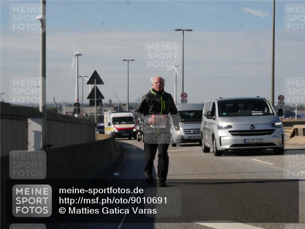 03.10.2025 - Köhlbrandbrückenlauf Matties Gatica Varas http://msf.ph/oto/9010691 03.10.2025 13:11:17 Position 2 3195 meine-sportfotos.de