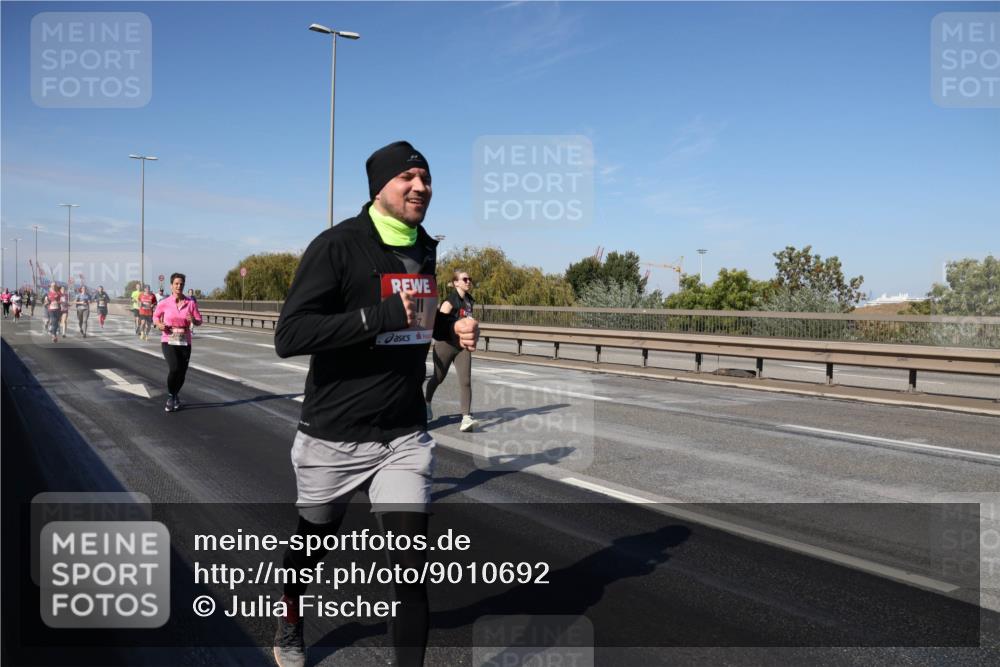03.10.2025 - Köhlbrandbrückenlauf Julia Fischer http://msf.ph/oto/9010692 03.10.2025 12:56:49 Position 3  meine-sportfotos.de